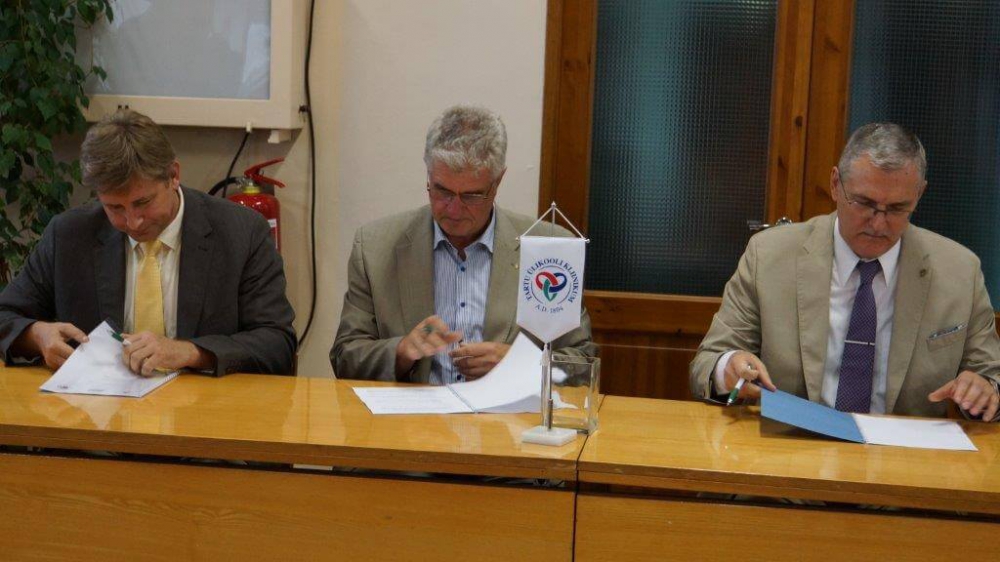 Ида-Вируская Центральная Больница, Нарвская больница и Клиника Тартуского Университета подписали соглашение о сотрудничестве