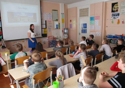 В марте 2017 года Нарвская больница участвовала в проекте «Обратно в школу» .